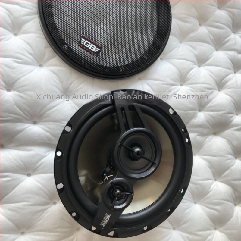 Koaxiális autóhangsugárzó, univerzális kompatibilitás (4Ω, 20W, 12V, frekvencia-válasz 8)