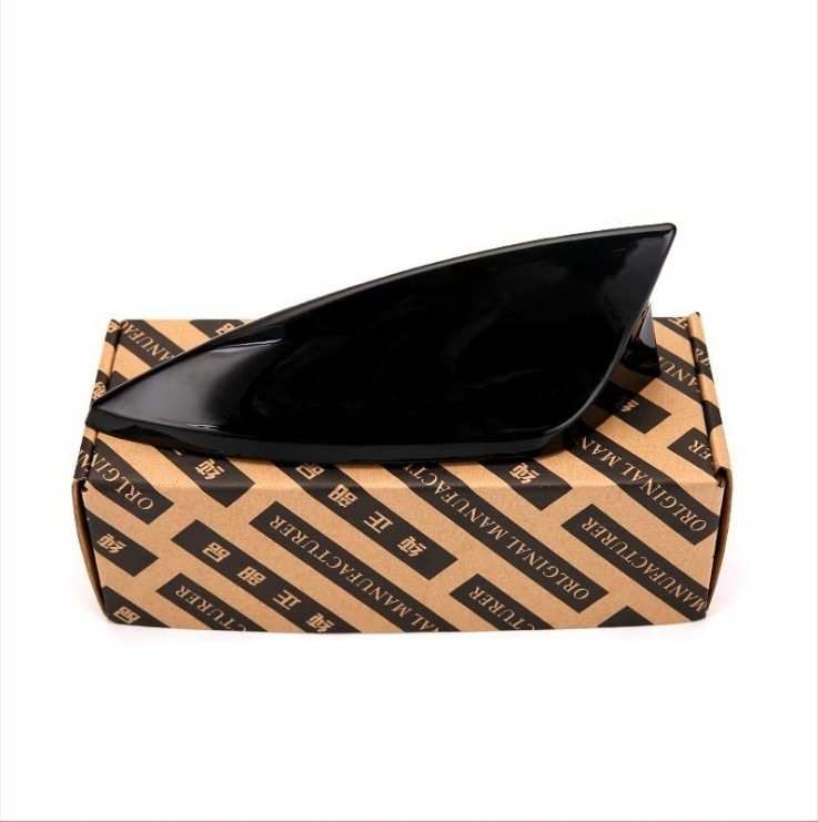 Autó rádió antenna cápauszony formájú, tetőre ragasztott telepítéssel, univerzális