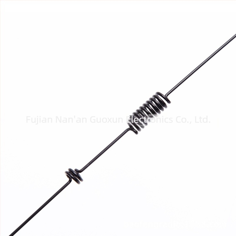UT-106UV kettős fokozatú autóantenna Baofeng BF-UV5R / UV82 számára, frekvenciatartomány 134–174/400–470 MHz, modell UT-106UV
