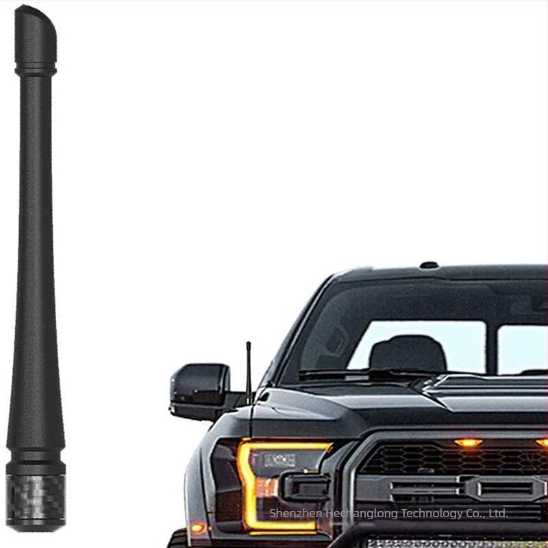 Autórádió antenna, univerzális kompatibilitás, menetes telepítés, 12V üzemi feszültség.