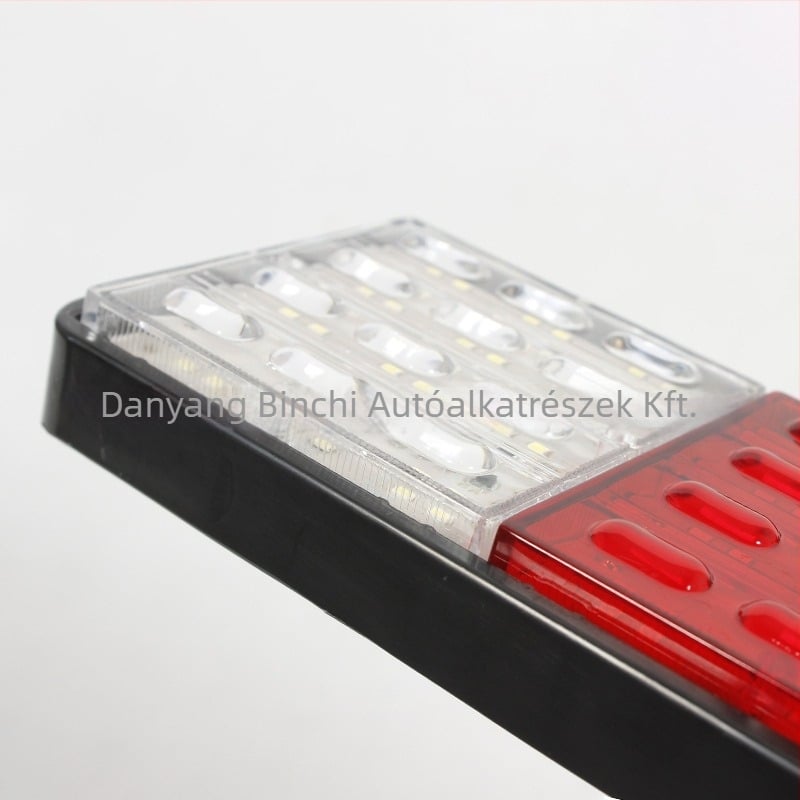 LED hátsó lámpa kamion/trailer modell, 36LED modell, 24V/12V, 0,06 A, 50 000 óra, 1000 lm, 6000K