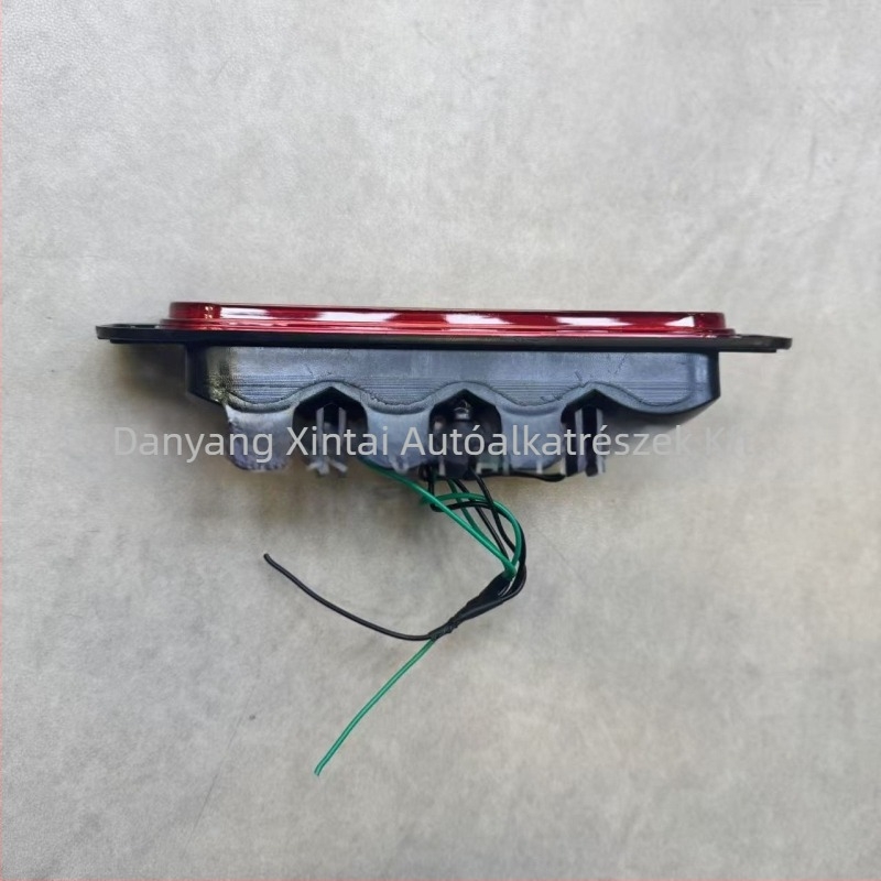 Xintai Magas féklámpa Mitsubishi L200 KB4T KA4T 8334A059 - Műanyag