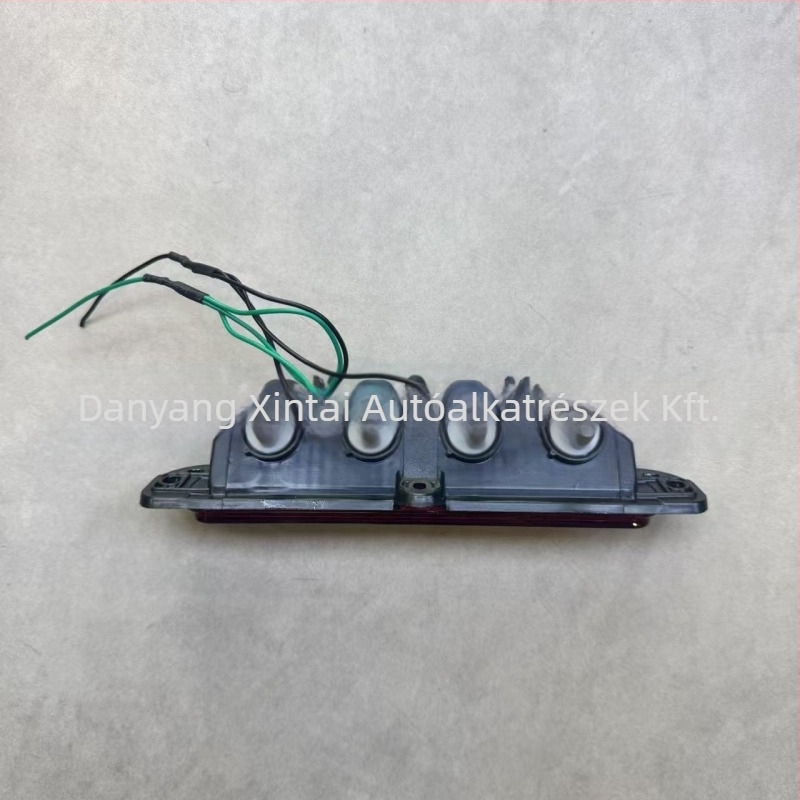 Xintai Magas féklámpa Mitsubishi L200 KB4T KA4T 8334A059 - Műanyag