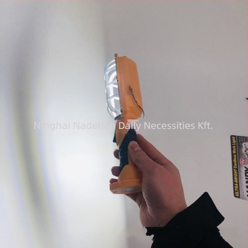 COB munka lámpa, 3W COB LED, AA elemről működik, 360°-os forgó fénysugár, 100–200 m hatótáv, túrázáshoz és kempingezéshez