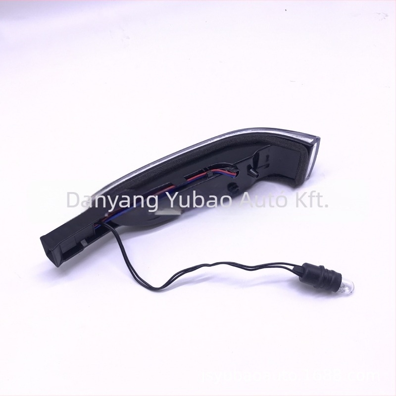 Mercedes-Benz W164/W251 visszapillantó tükör világítás – Youbao, modell 1648200521/0621