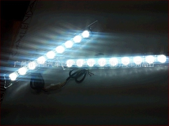 LED nappali menetfény, 9 LED, 12V, 0.5A, Modell K9, Univerzális kompatibilitás