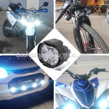 Motorkerékpár LED spotlámpa — 6 LED-es külső fényszóró, 12V, 18W, 800LM, IP65, anyag: műanyag + vas tartó, modell 005