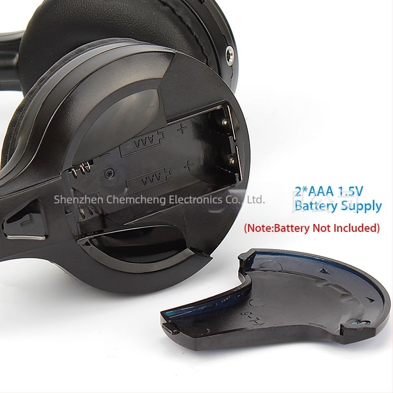 Kétcsatornás vezeték nélküli infravörös autós headset — univerzális kompatibilitás, modell CMC-300D, súly 0.15 kg, teljesítmény 5