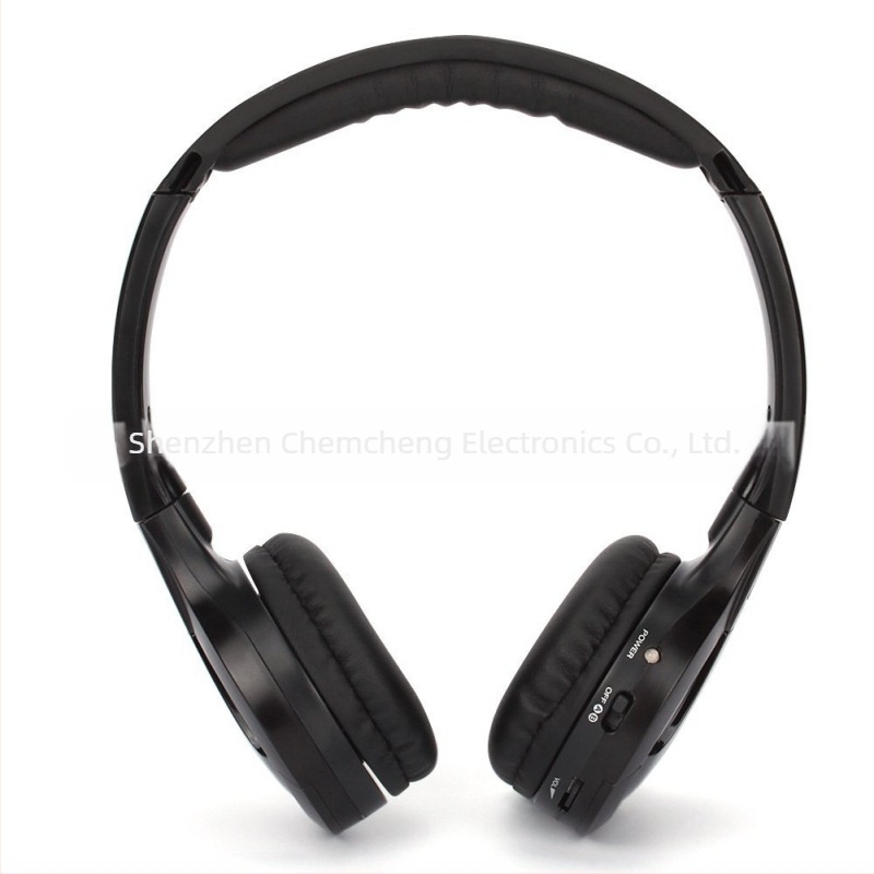 Kétcsatornás vezeték nélküli infravörös autós headset — univerzális kompatibilitás, modell CMC-300D, súly 0.15 kg, teljesítmény 5