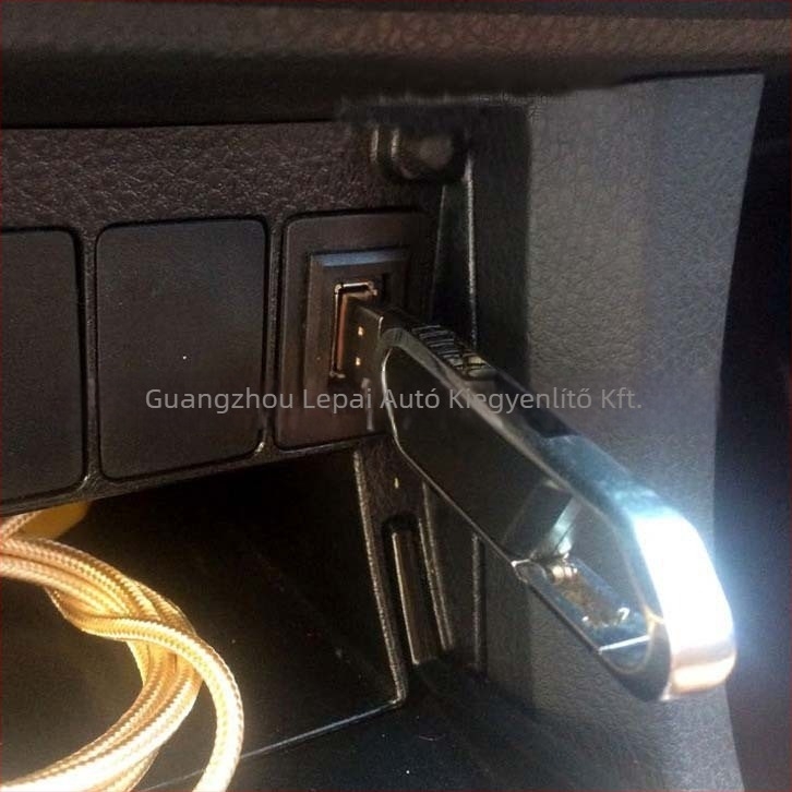 Toyota járművekhez USB csatlakozó: Vios, Camry, RAV4, Corolla, Highlander, Levin, Prado
