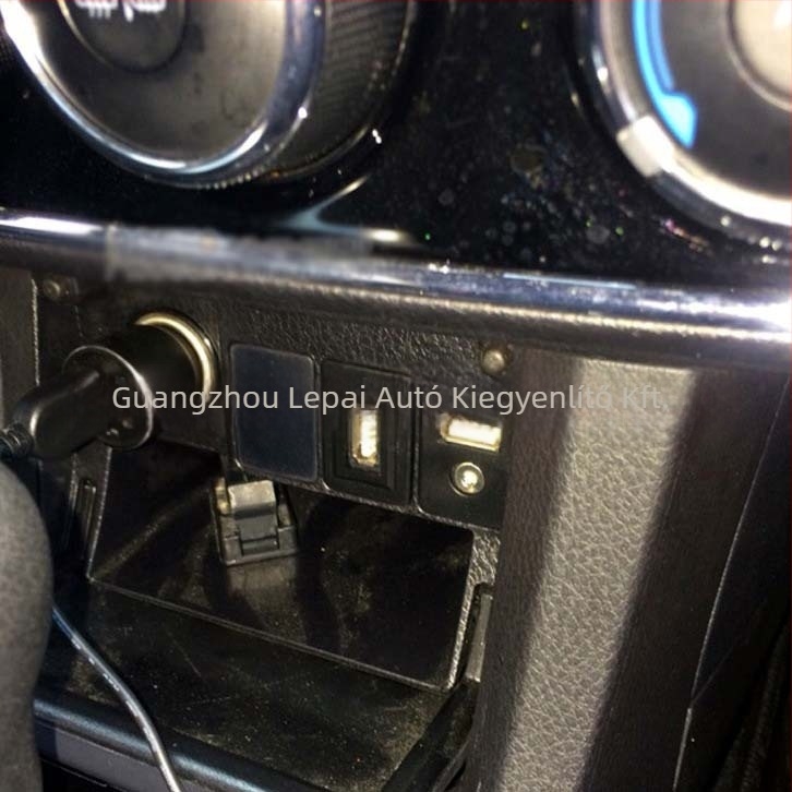 Toyota járművekhez USB csatlakozó: Vios, Camry, RAV4, Corolla, Highlander, Levin, Prado