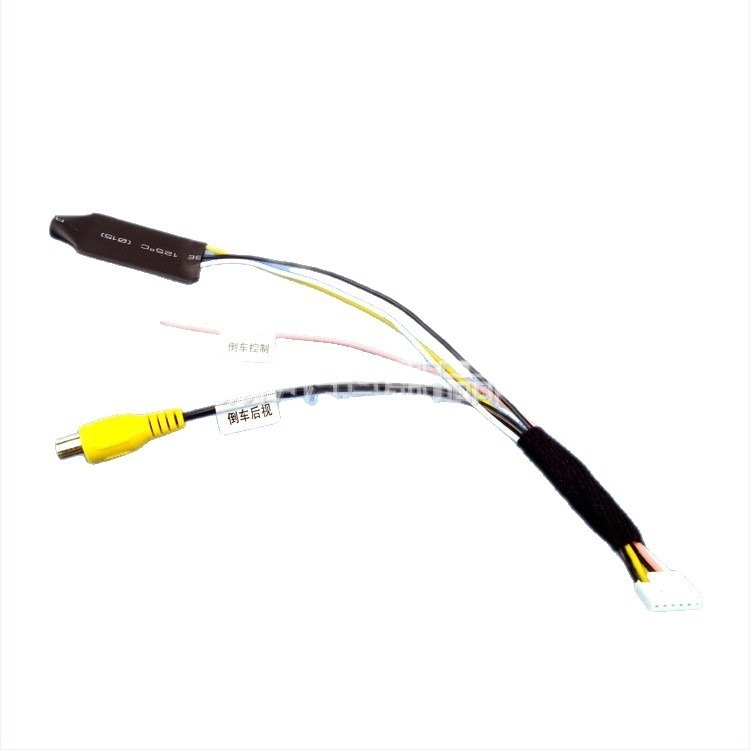 Hátsó nézet kamera videókábel Chevrolet eredeti kijelzőhöz – kijelző frissítés, 12V, műanyag, 30 g, Peak Auto Parts