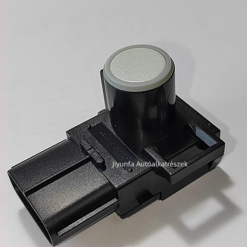 Toyota Prado hátsó radar szenzor, modell 89341-33210, tartomány 0,2–2 m, pontosság 0,1 m