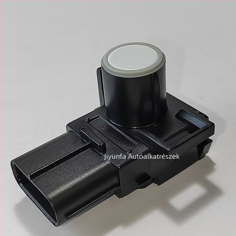 Toyota Prado hátsó radar szenzor, modell 89341-33210, tartomány 0,2–2 m, pontosság 0,1 m