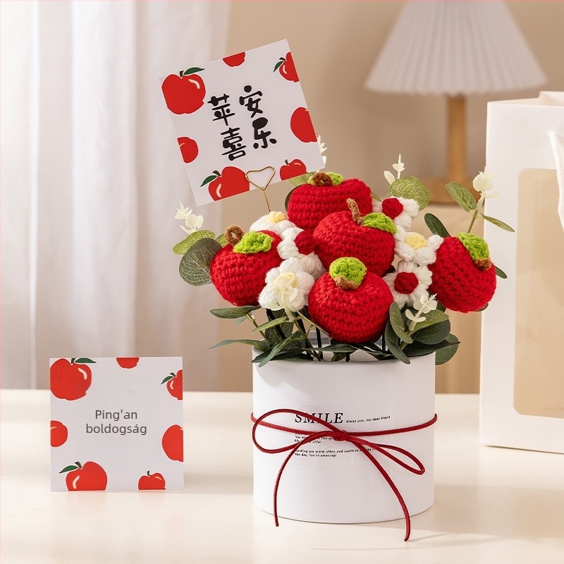 Kézzel készített kötött virágcsokor — örök virágokkal, rózsa, Happy Flowers márka, Tanárnap dísz