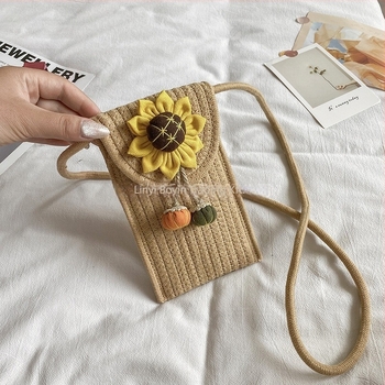 Női pamutból készült virágmintás, szövött crossbody táska, függőleges négyszögletes forma, fedéllel záródó, egy vállpánt