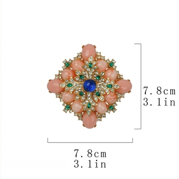 Geometriai alakú bross, középkori retro stílus, glazúrt felület, cirkon kövek és üveg, elektrolitikus bevonat