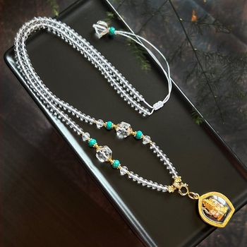 Buddha amulett nyaklánc szintetikus kristály gyöngyökkel, rézmedál, kézzel kötött, kód 3734