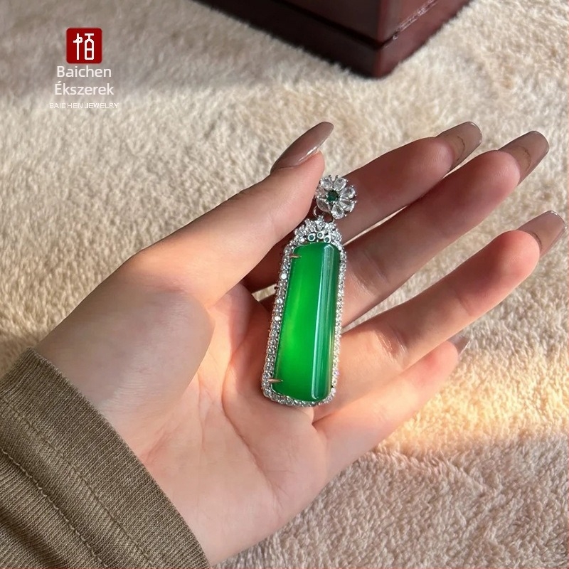 Achát chalcedon nyaklánc, geometriai forma, cirkónium berakással, Baichen jewelry