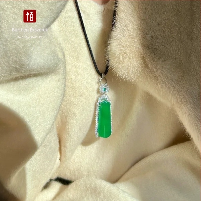 Achát chalcedon nyaklánc, geometriai forma, cirkónium berakással, Baichen jewelry