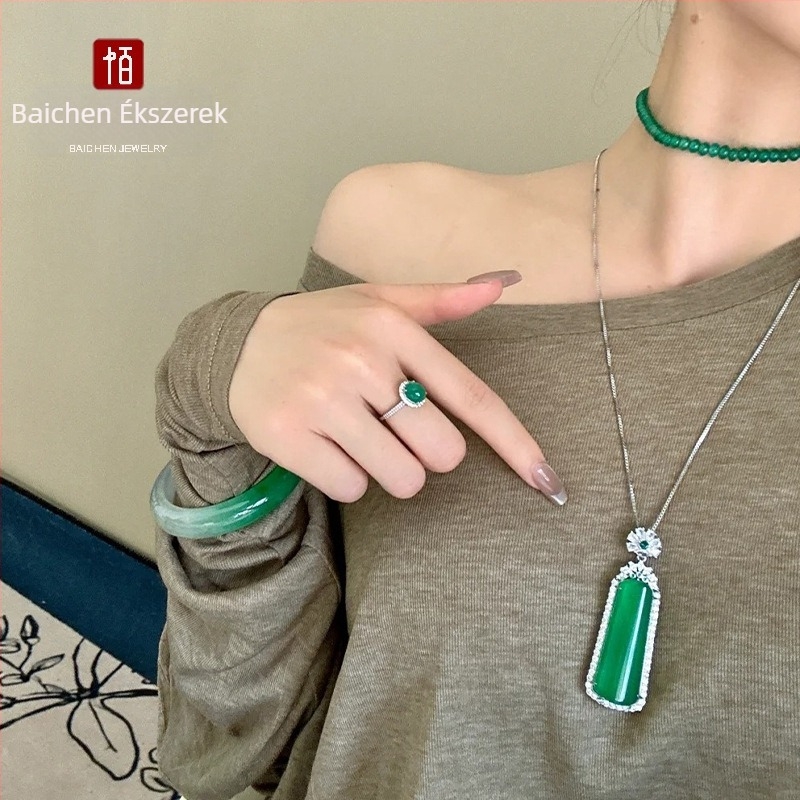 Achát chalcedon nyaklánc, geometriai forma, cirkónium berakással, Baichen jewelry