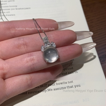 S925 ezüst medál nyaklánc jade beillesztéssel, geometriai forma, márka A Pavilion, 2025 tavasz