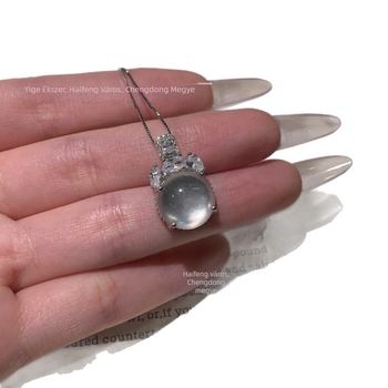 S925 ezüst medál nyaklánc jade beillesztéssel, geometriai forma, márka A Pavilion, 2025 tavasz