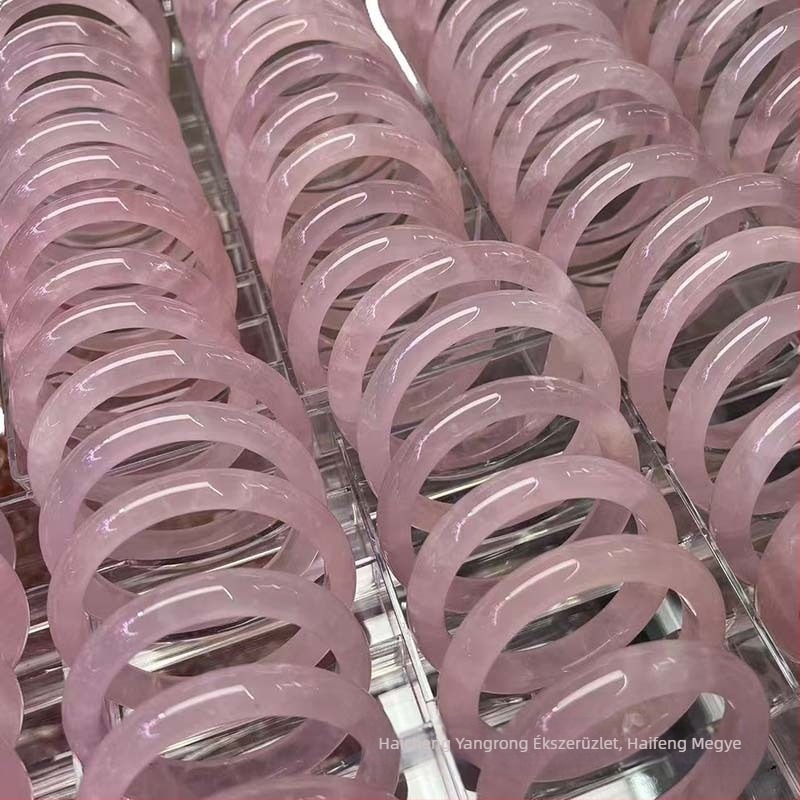 Kristály karkötő, polírozott felülettel, sokoldalú stílus, tömege 55 g