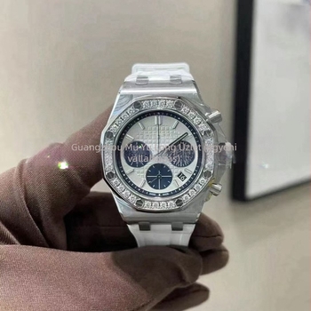 Óra kvarc Miyota (Japán), 40 mm kerek számlap, szilikon szíj, 30 m vízállóság, ásványüveg