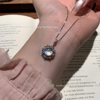 925-ös ezüst nyaklánc jáde betéttel, kör alakú