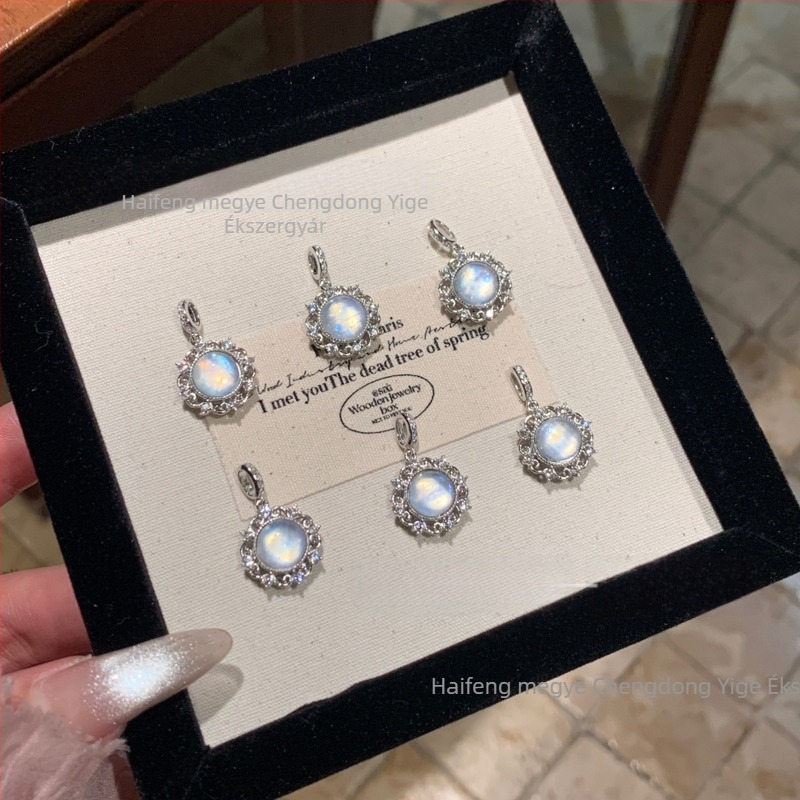 925-ös ezüst nyaklánc jáde betéttel, kör alakú