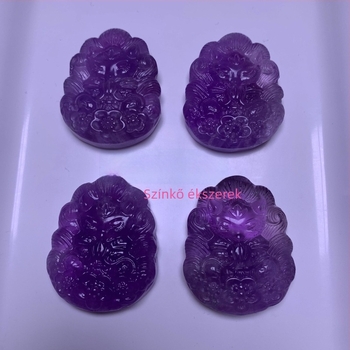 Ametiszt róka medál, gravírozott, eredeti dizájn, nyár 2025 megjelenés