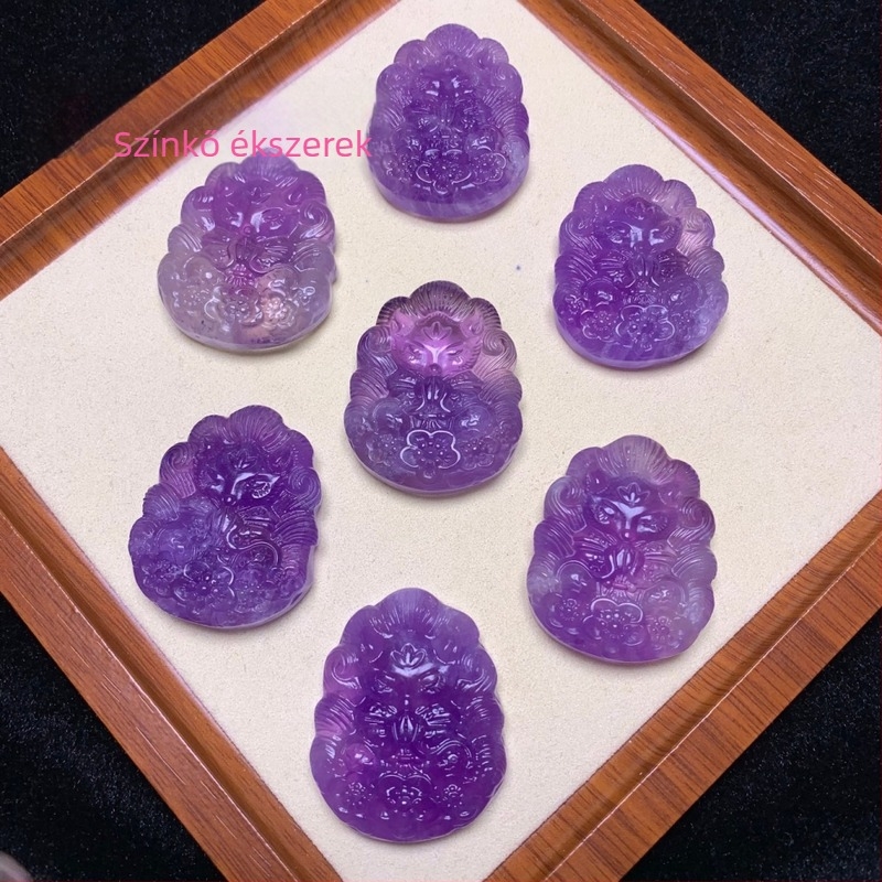 Ametiszt róka medál, gravírozott, eredeti dizájn, nyár 2025 megjelenés