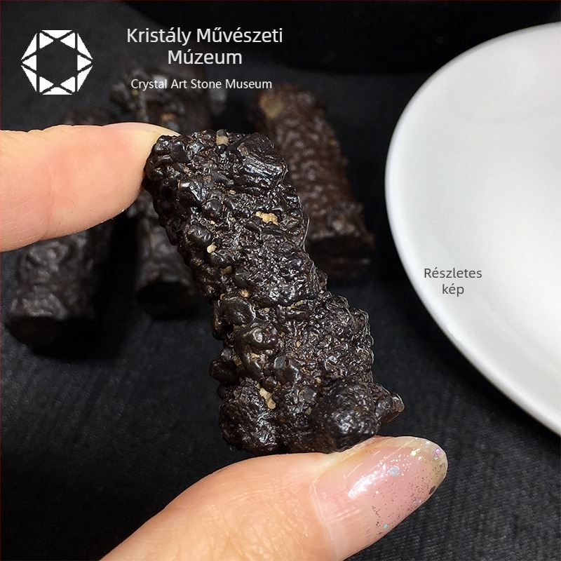 Természetes egyiptomi fekete gyémánt kristálykő – mangán nodulus ásványi példány kiállításra