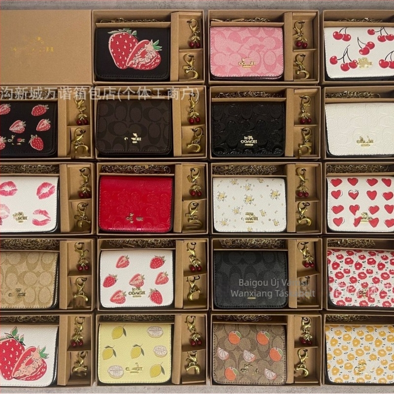 Cross-Border kis PU anyagú clutch – vízszintes négyszögletes forma, nyitott felső, belső dokumentumrekesz, bőr belsővel