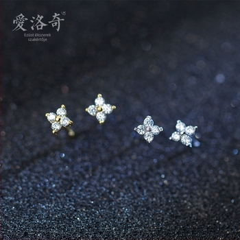 Fülbevalók - S925 Sterling Ezüst Virág, Diamant Akcentusok, Négylevelű Lóhere Motívum, Koreai Stílus