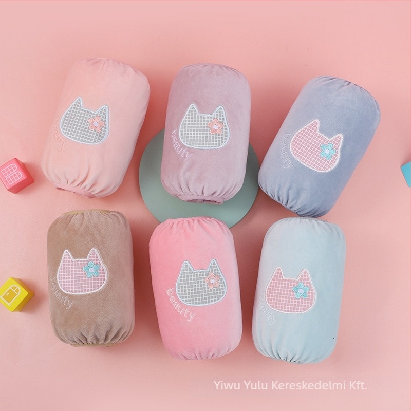 Gyerekeknek készült ruhára való ujjvédők – karikatúra mintával, meleg és szennyeződés elleni, velúr anyag, hímzett