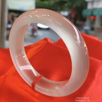 Természetes achát- és chalcedon karkötő, polírozott felülettel, divatos kézrevaló ékszer