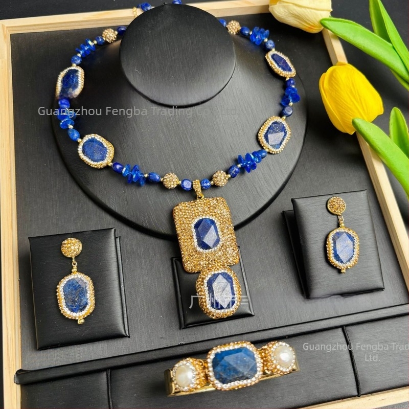 Lapis lazuli gyémántokkal díszített ékszerszett – vintage stílus, négy darabos készlet (fülbevalók, nyaklánc, kéz- és csuklókiegészítők) Kód 42403