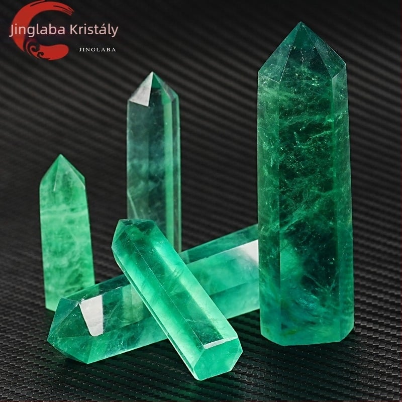 Hexagonális fluorit kristály energiaszobor – egypontos csúccsal, kézzel polírozott díszítő ásvány