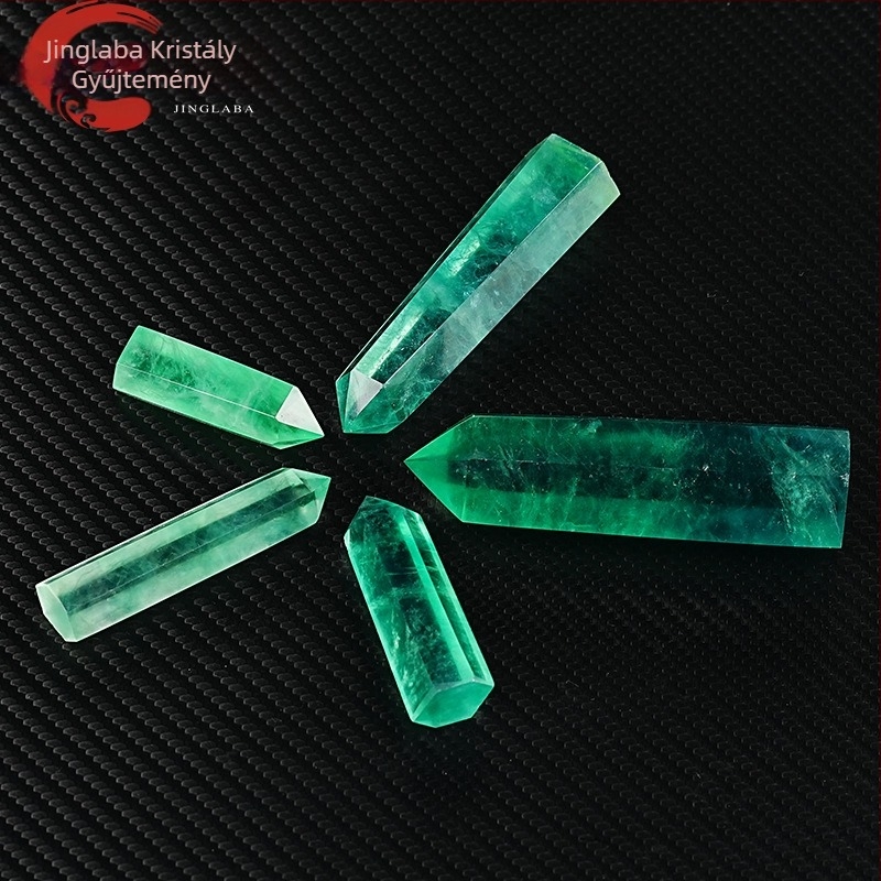 Hexagonális fluorit kristály energiaszobor – egypontos csúccsal, kézzel polírozott díszítő ásvány