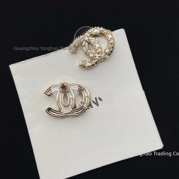 Fülbevalók – Dupla C betű, Négyzetes gyöngy-diamant, Aranyozott rézötvözet, Xiaoxiangfeng stílus, nőknek