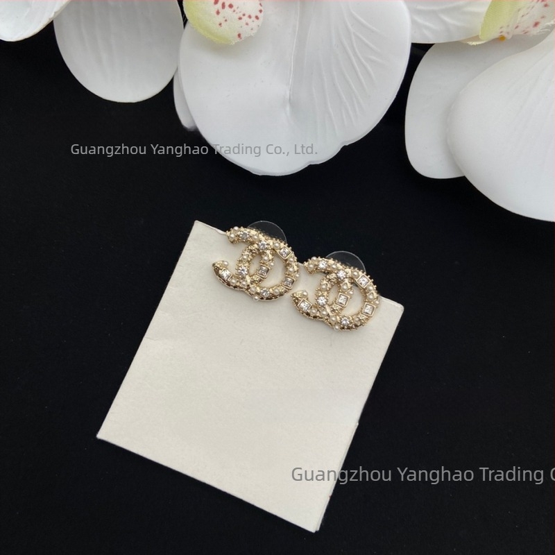 Fülbevalók – Dupla C betű, Négyzetes gyöngy-diamant, Aranyozott rézötvözet, Xiaoxiangfeng stílus, nőknek