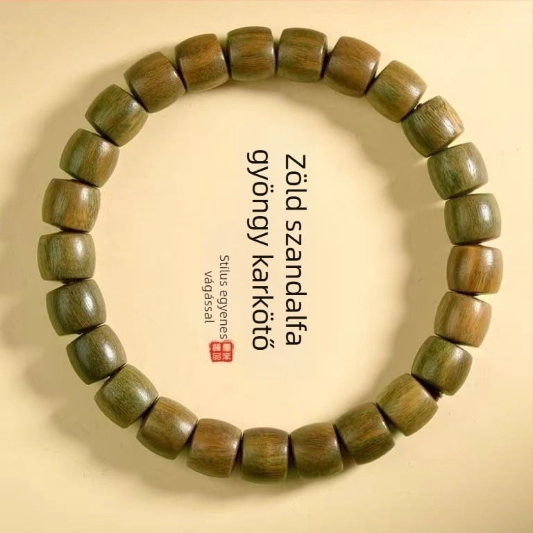 Zöld szantálfa Buddha gyöngyökből készült karkötő hengeres gyöngyökkel és bambusz összekötő elemekkel, kézműves, modern minimalista stílus