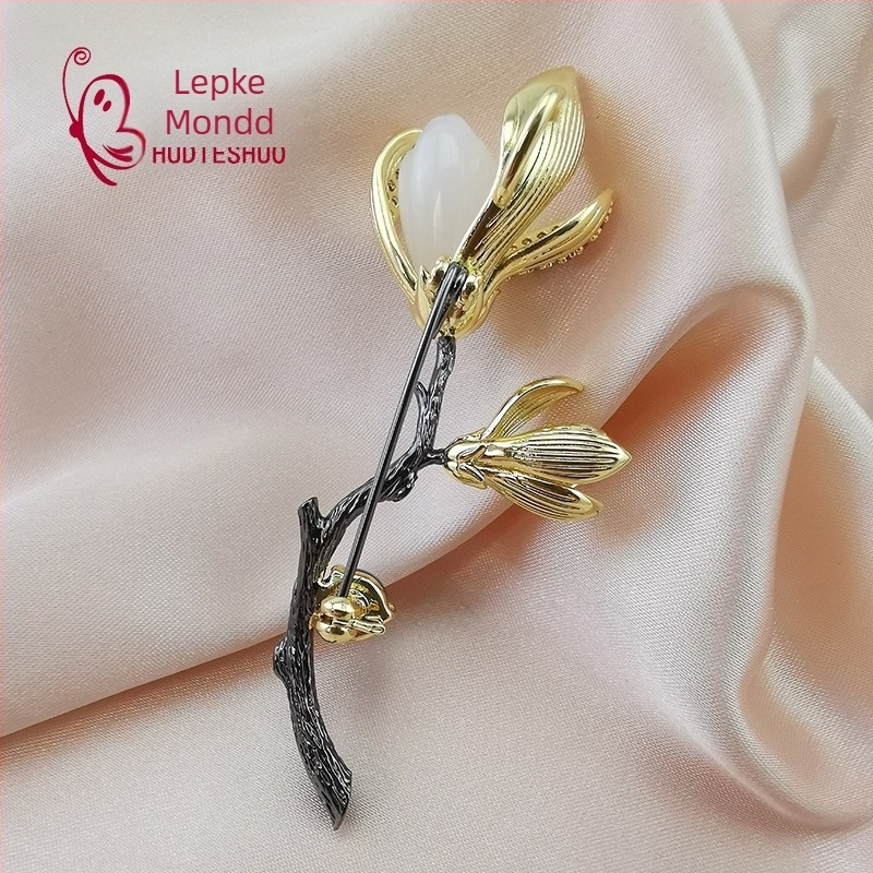 Réz kitűző jáde berakással, orchidealevél mintázat, kínai stílus, művészi retro