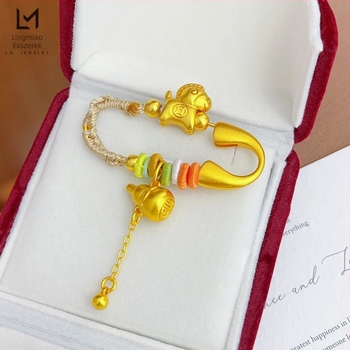 Kitűző: kézzel készített, fonott bojt motívummal és tök alakú motívummal, kettős használatú, friss és édes stílusú kiegészítő