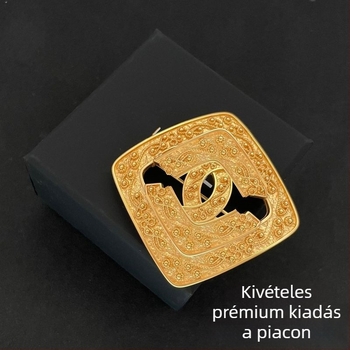 Rézből készült brooch, négyszögletes alak, dupla C betűkkel, aranyozott felülettel, női dekoráció