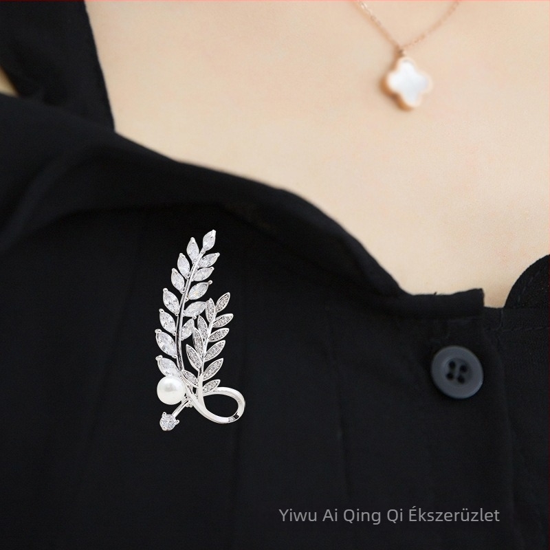 Réz brooch cirkóniával és gyöngggyel, virágmotívummal, sálra, uniszex divatkiegészítő, kettős használat