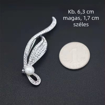 Levél alakú ötvözet brooch nőknek elektroplatált felülettel, koreai stílusú dekoratív darab
