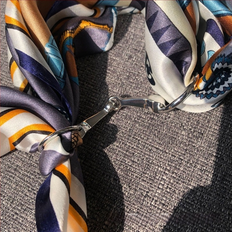 Fém sálkapocs négyzetes sálhoz – francia retro stílus, selyemsálakhoz | Márka SIGISHIR/sigixuan